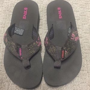 Teva brown sandals size 7